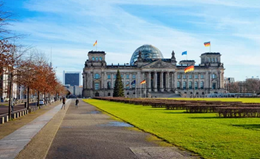  Bundestag in der Außenansicht